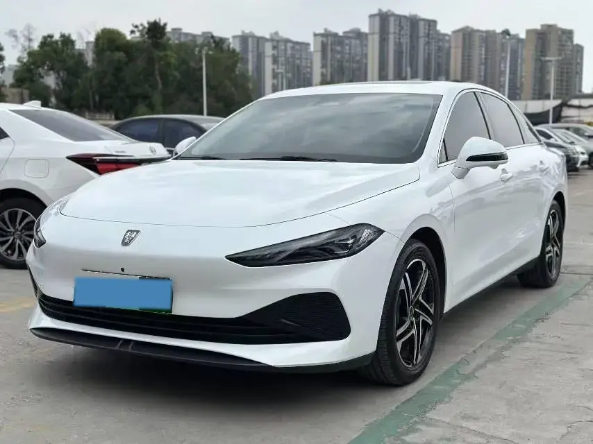2023 ROEWE D7 view 1