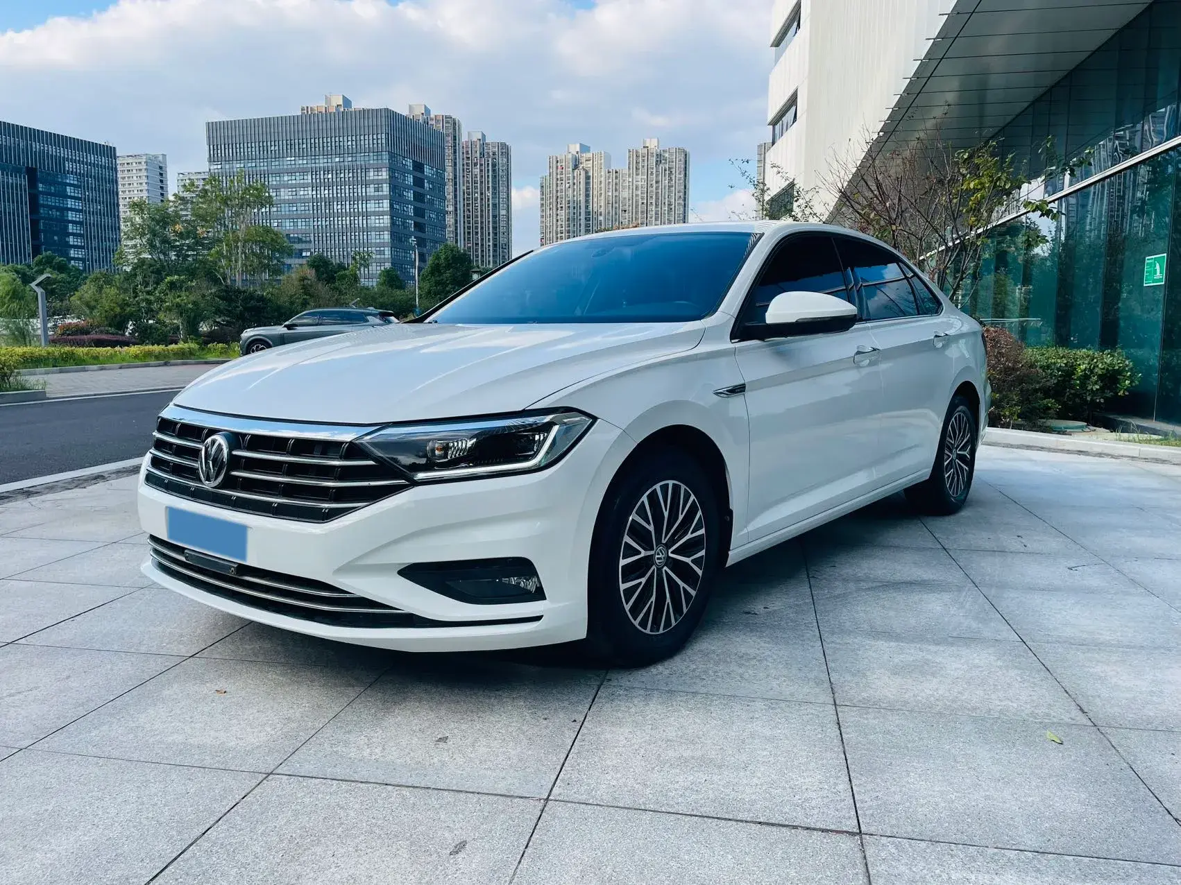 2020 VOLKSWAGEN SAGITAR view 1