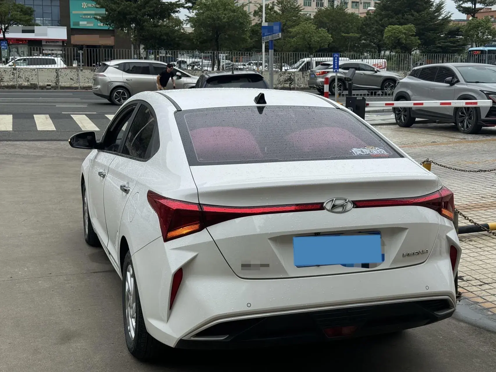 2020 HYUNDAI VERNA thumbnail 2