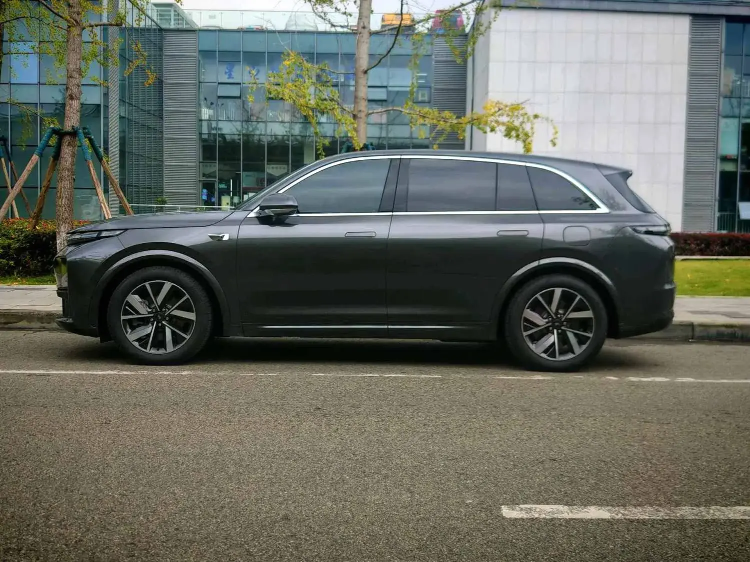 2023 LI L7 thumbnail 3