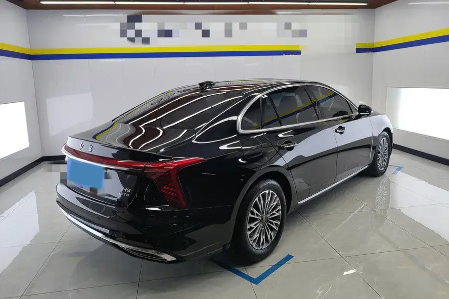 2023 HONGQI H5 thumbnail 2