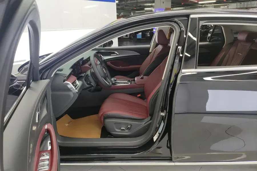 2023 HONGQI H5 thumbnail 3