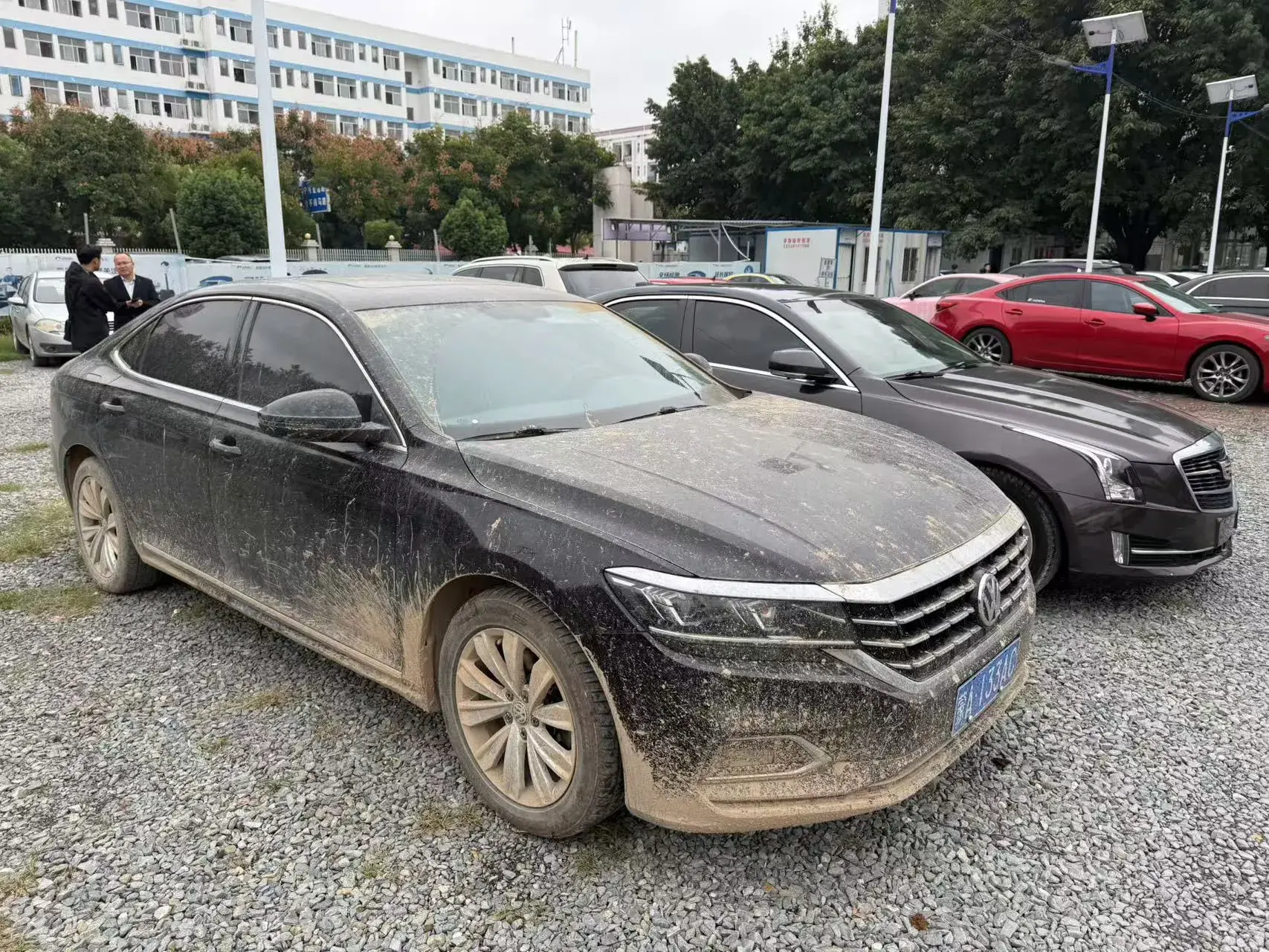 2019 VOLKSWAGEN PASSAT thumbnail 3