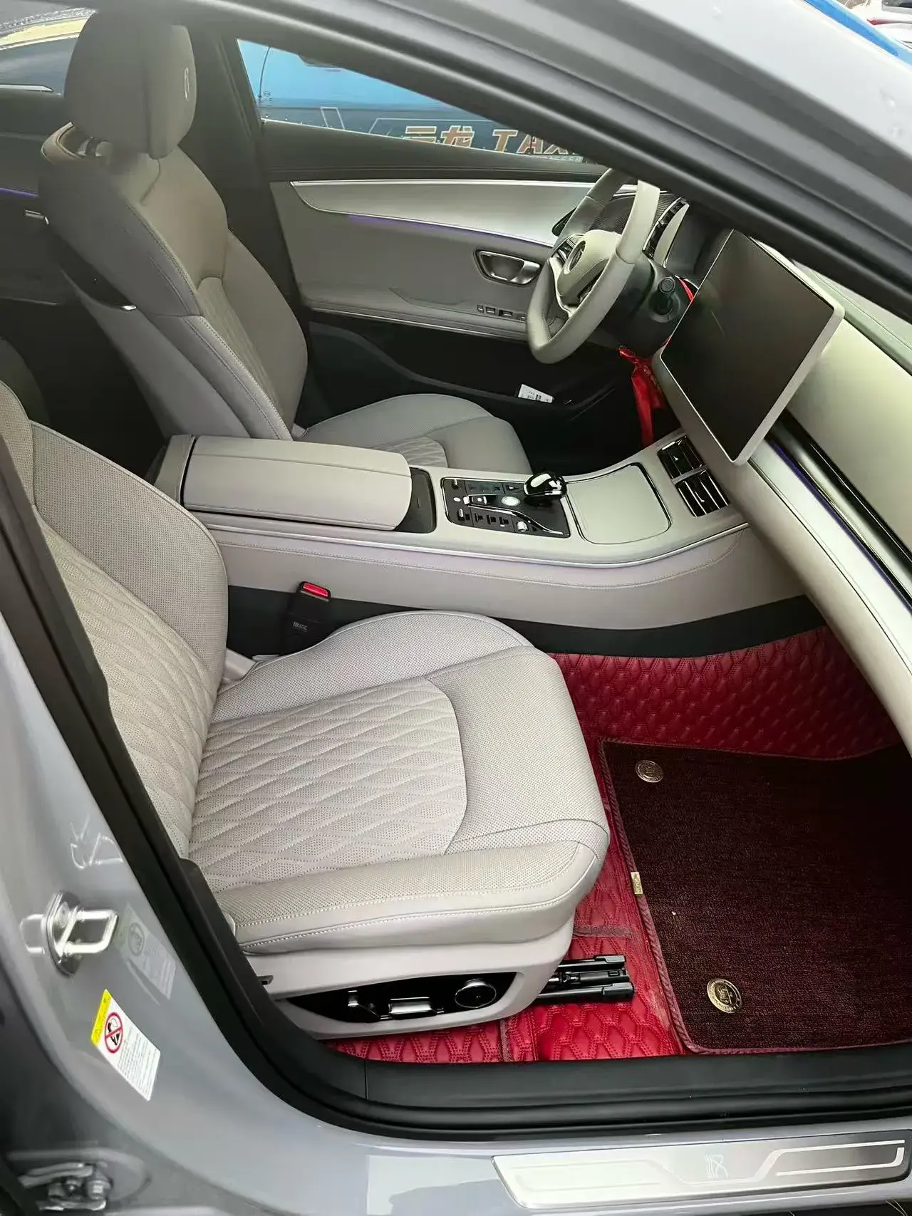 2025 BYD HAN thumbnail 3