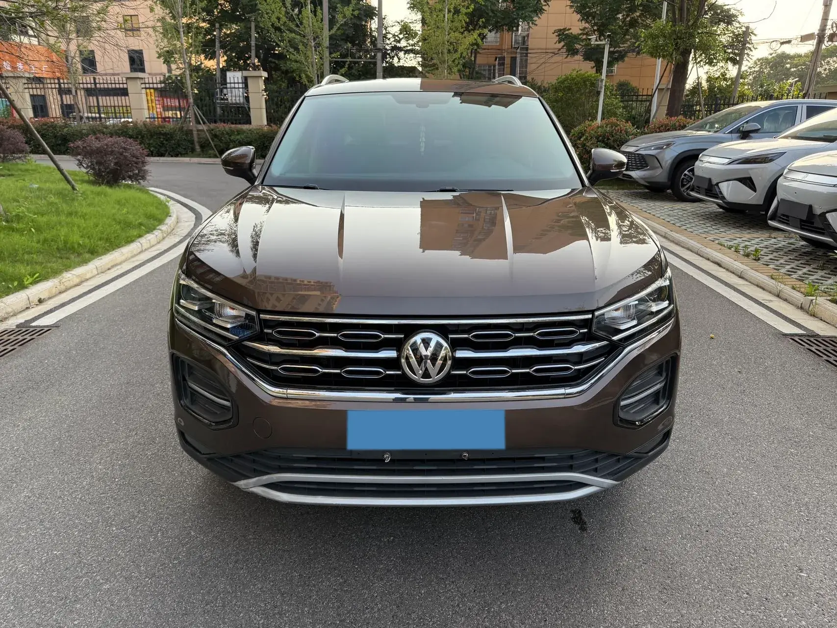 2019 VOLKSWAGEN TAYRON thumbnail 2