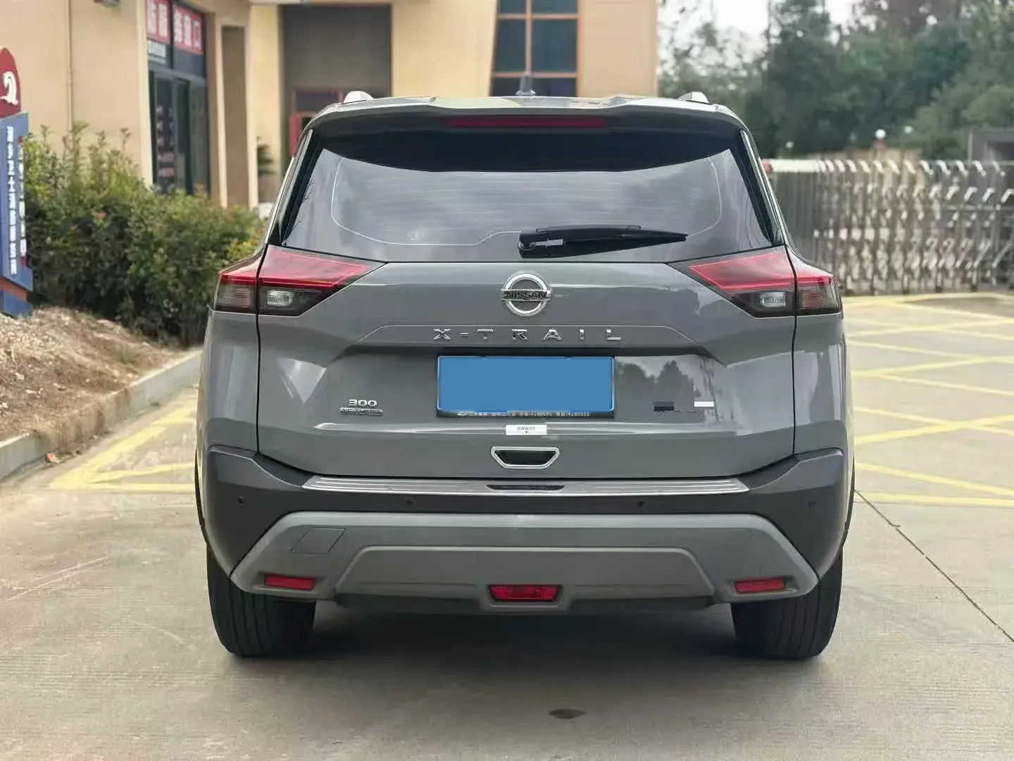 2021 NISSAN X-TRAIL thumbnail 4