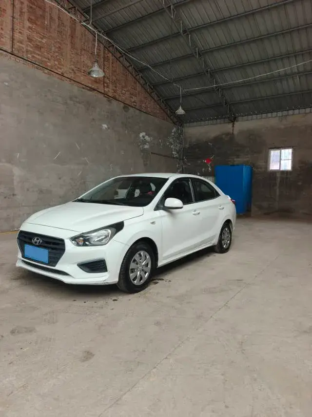 2017 HYUNDAI REINA view 1