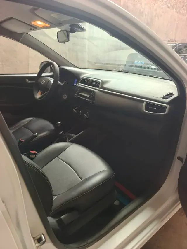 2017 HYUNDAI REINA thumbnail 4