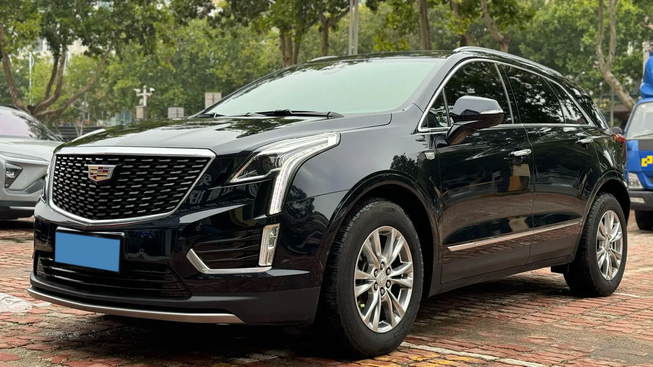 2023 CADILLAC XT5 view 1