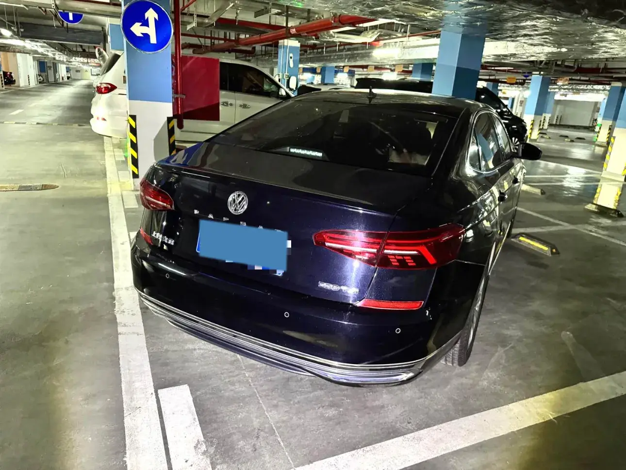 2019 VOLKSWAGEN PASSAT thumbnail 3