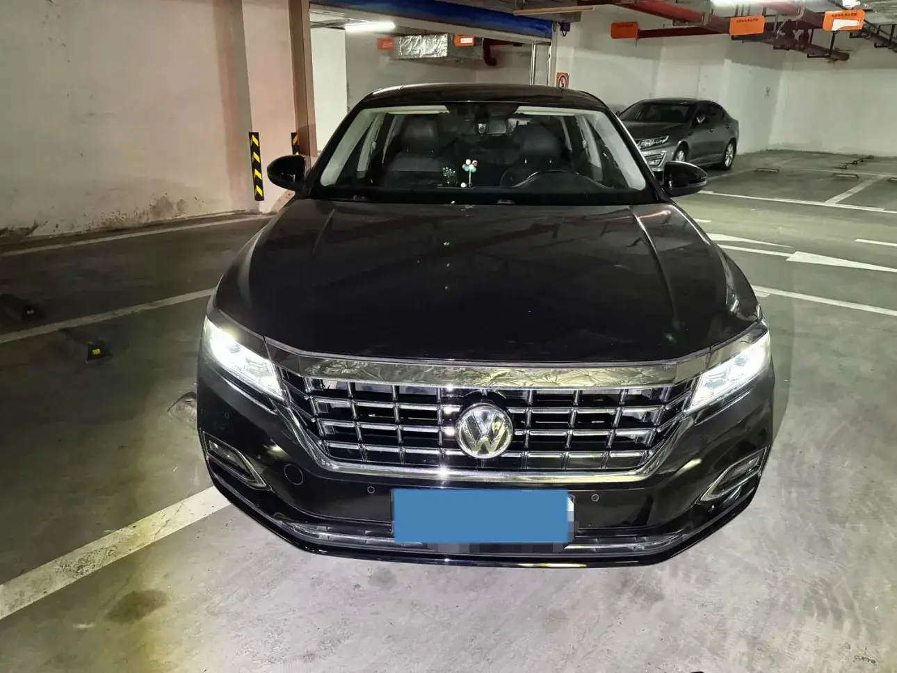 2019 VOLKSWAGEN PASSAT thumbnail 2
