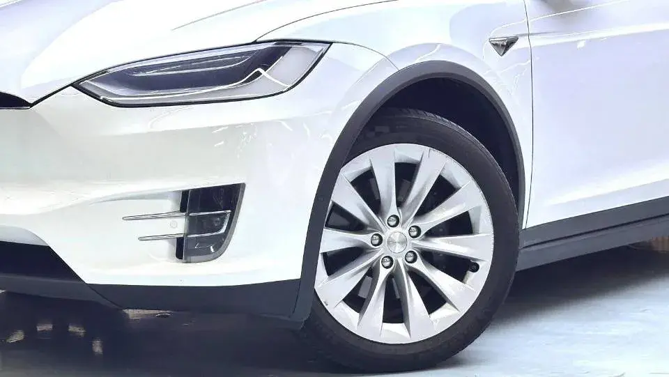 2021 TESLA MODEL thumbnail 3