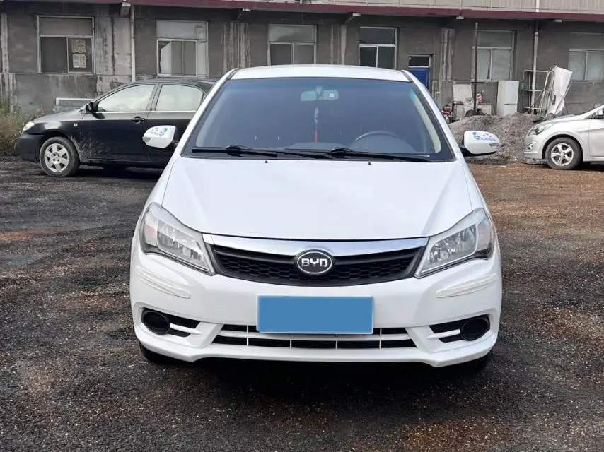 2015 BYD F3 thumbnail 3