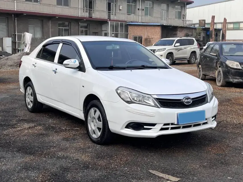 2015 BYD F3 thumbnail 2