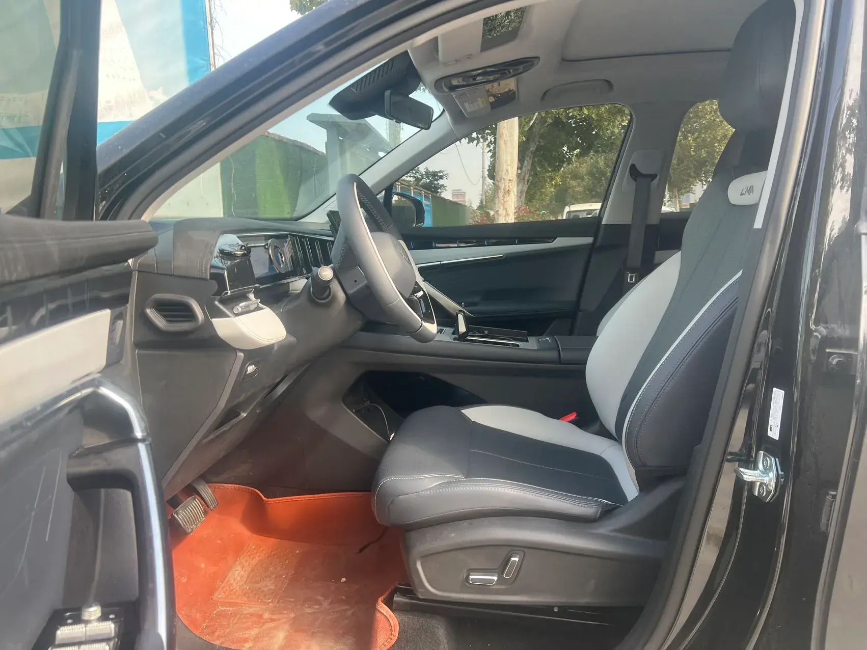 2024 GEELY STARRAY thumbnail 4