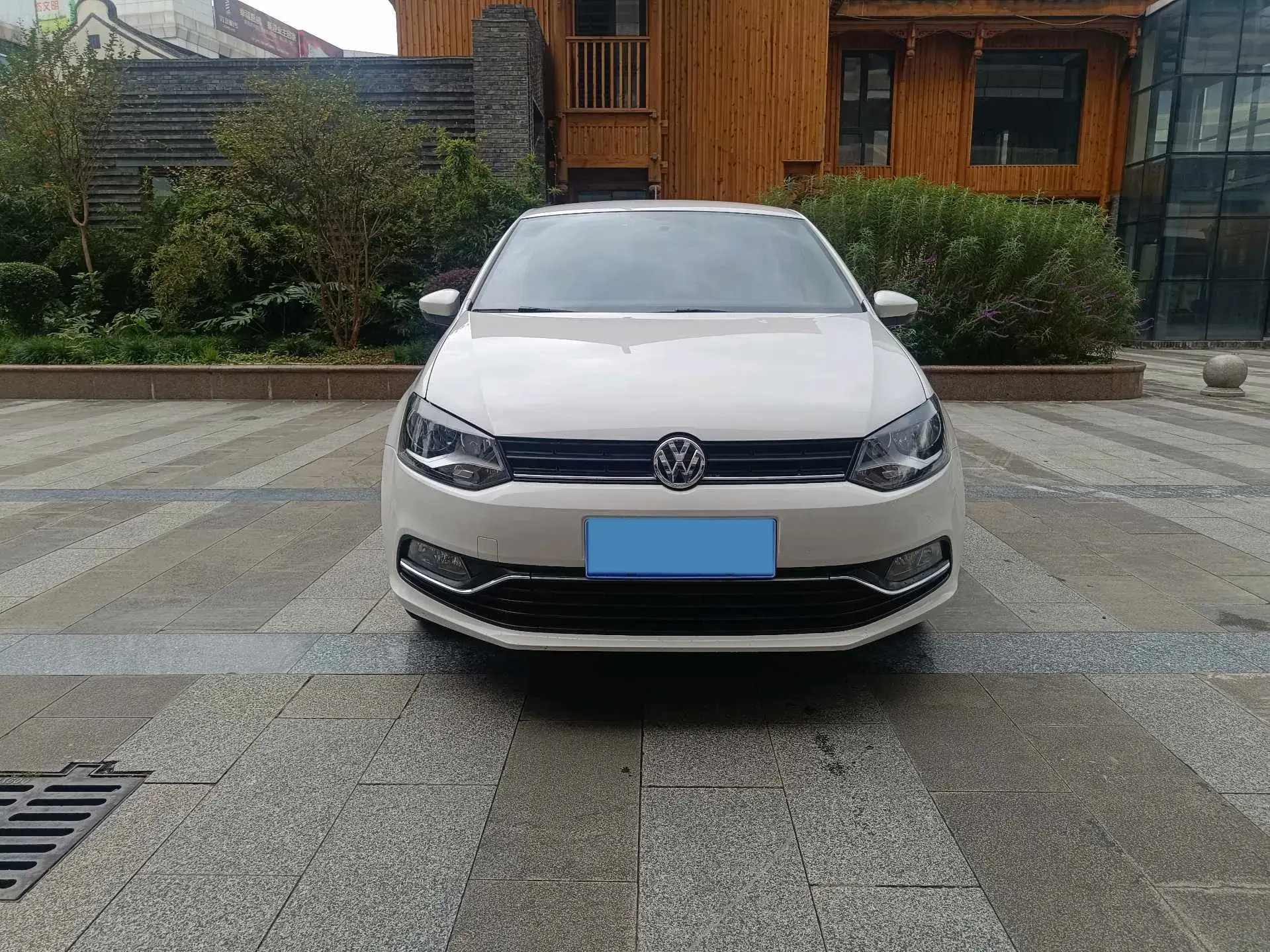 2016 VOLKSWAGEN POLO thumbnail 2