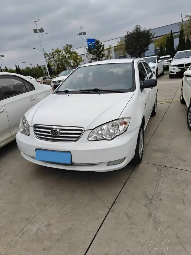 2013 BYD F3 view 1