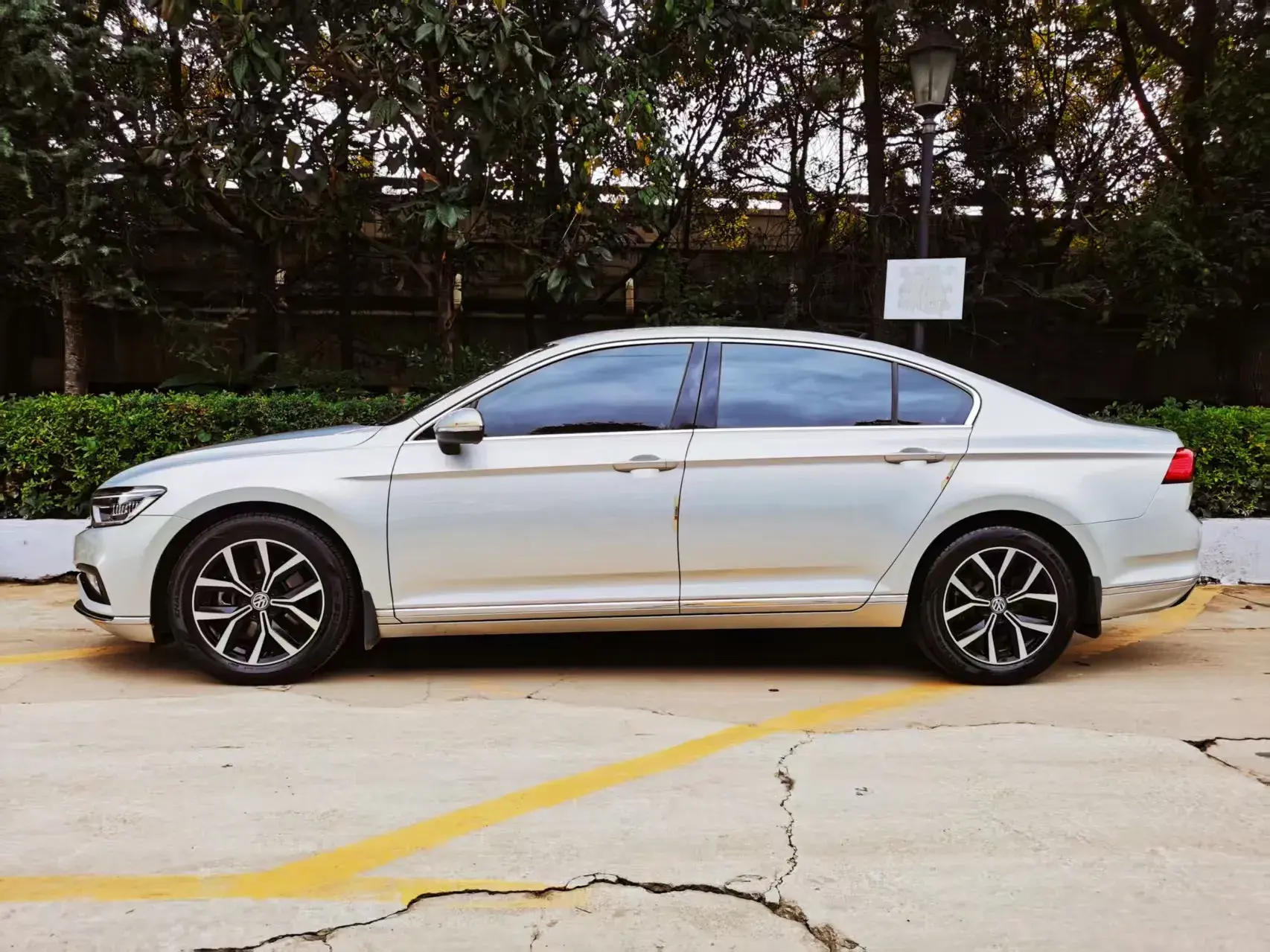 2020 VOLKSWAGEN MAGOTAN thumbnail 3