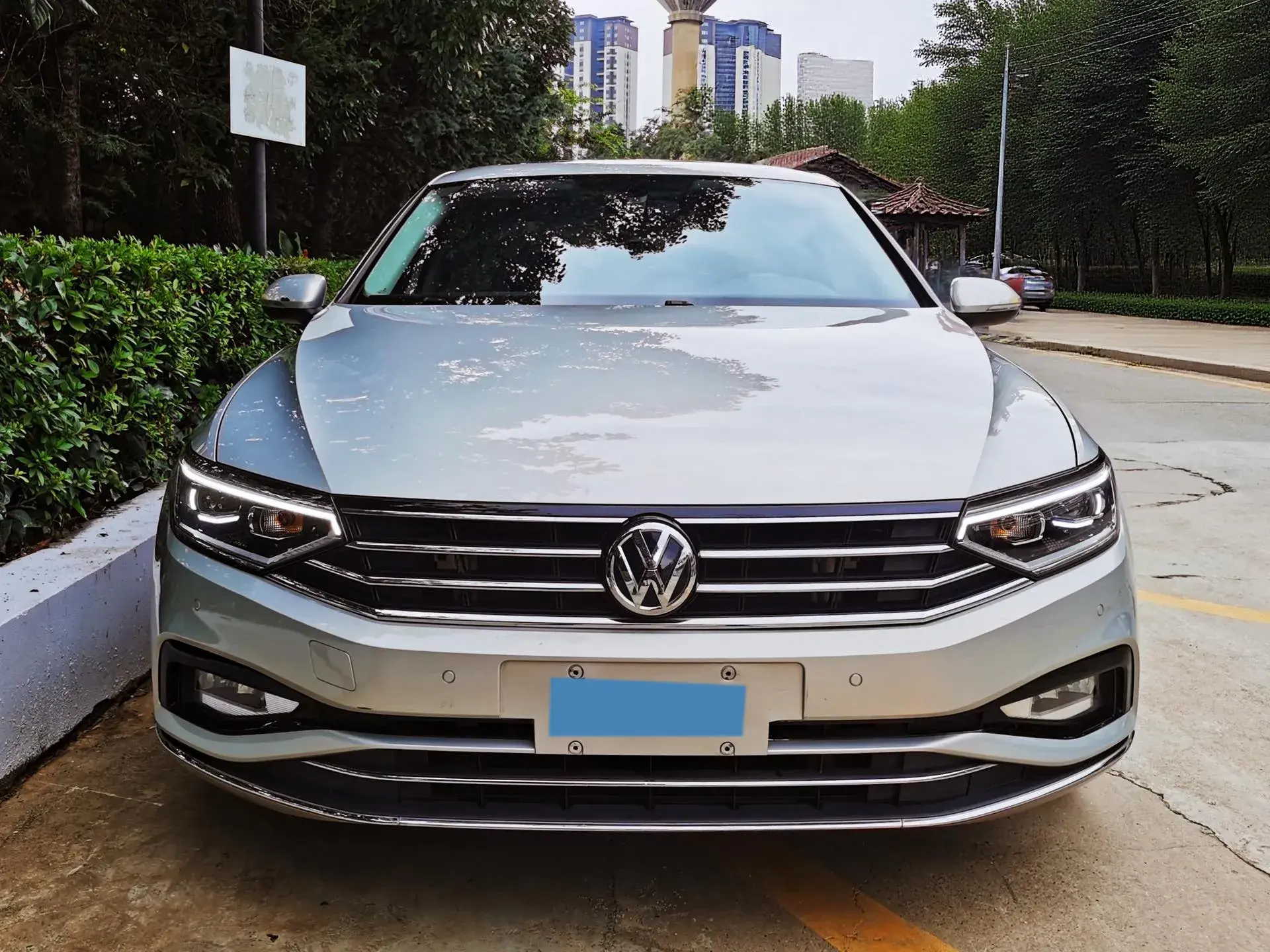 2020 VOLKSWAGEN MAGOTAN thumbnail 2