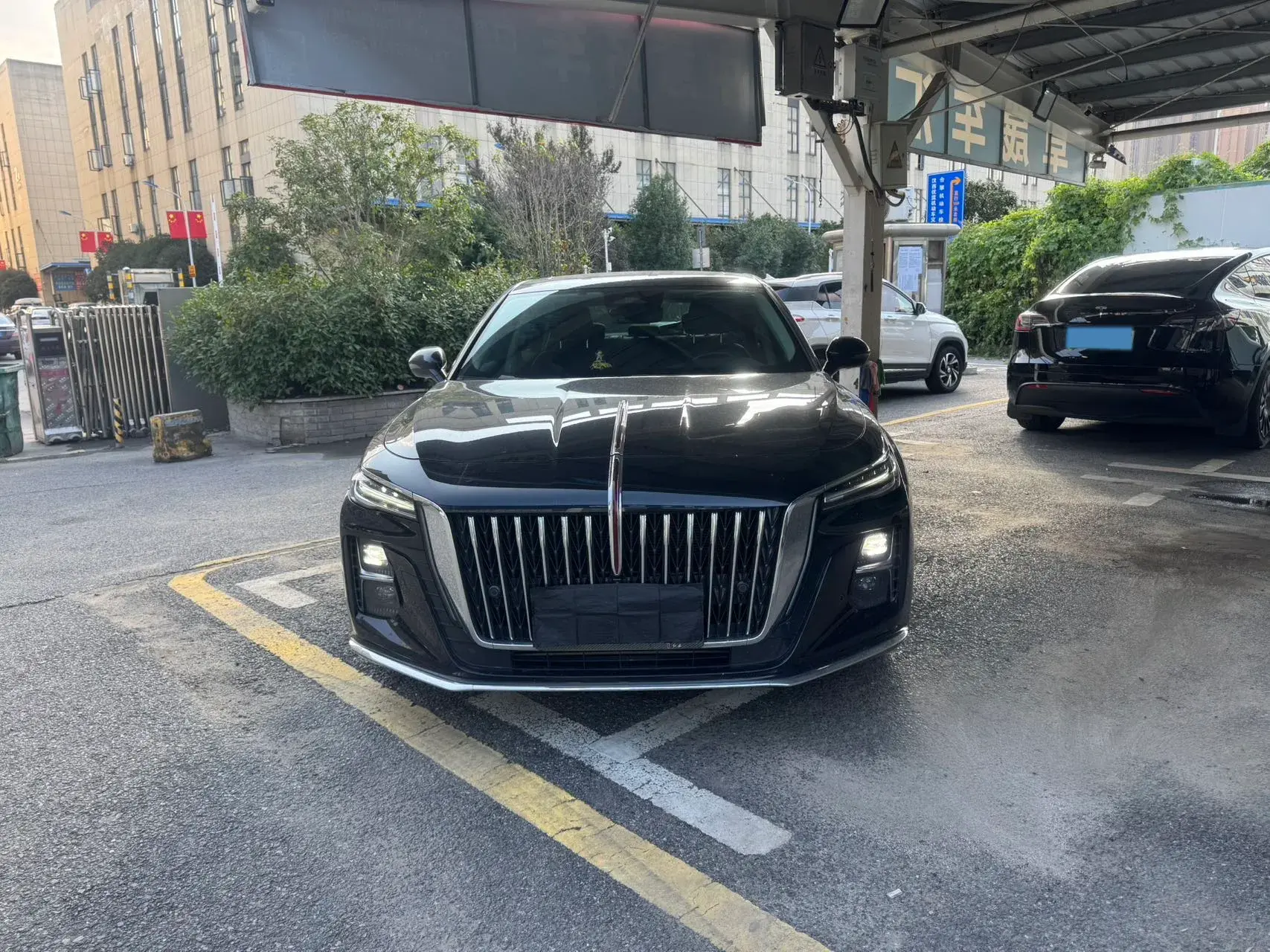 2024 HONGQI H5 thumbnail 2