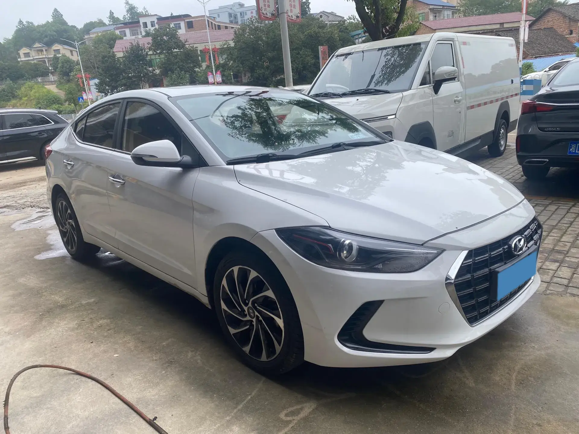 2020 HYUNDAI ELANTRA thumbnail 3