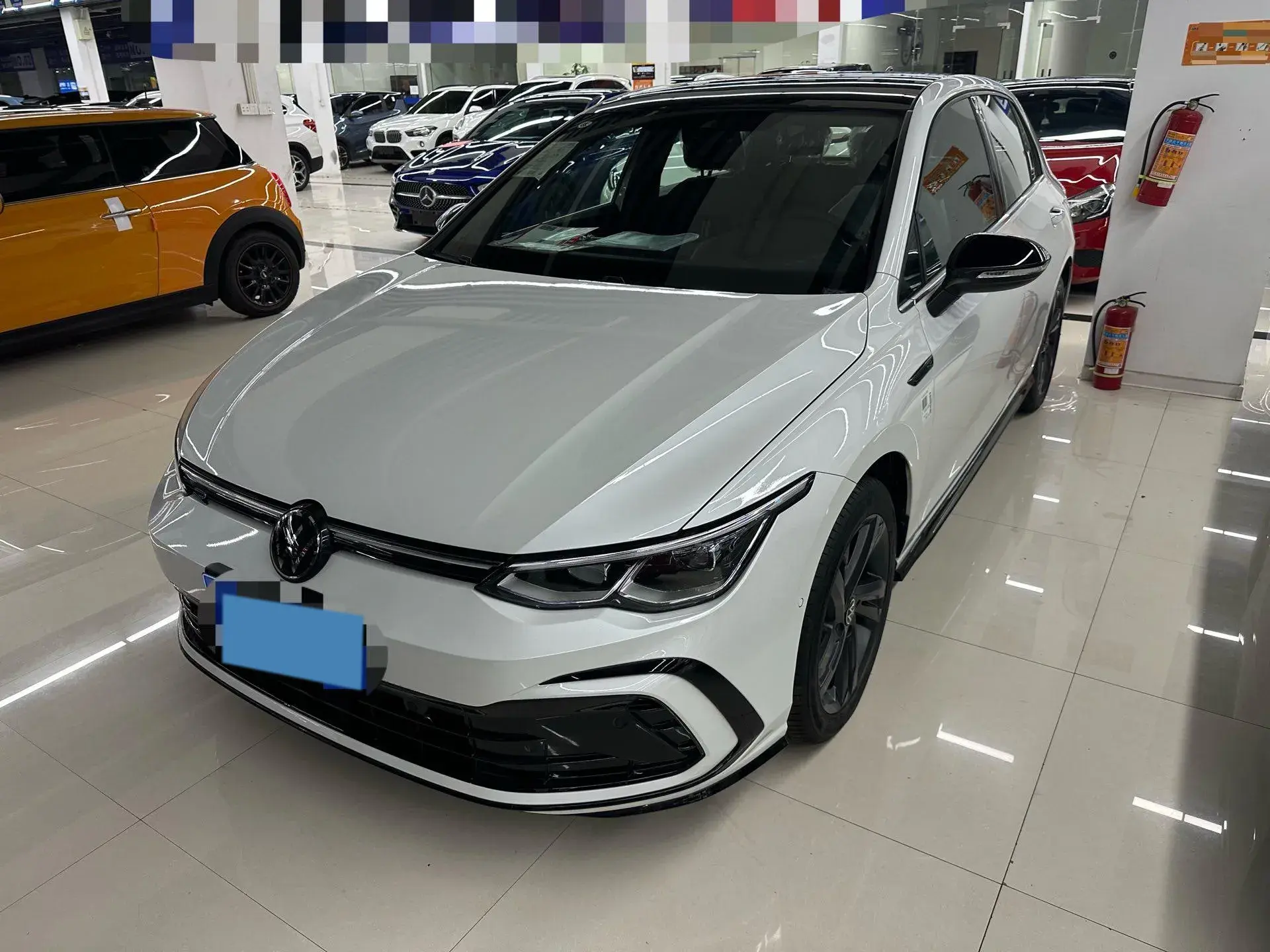 2023 VOLKSWAGEN GOLF view 1