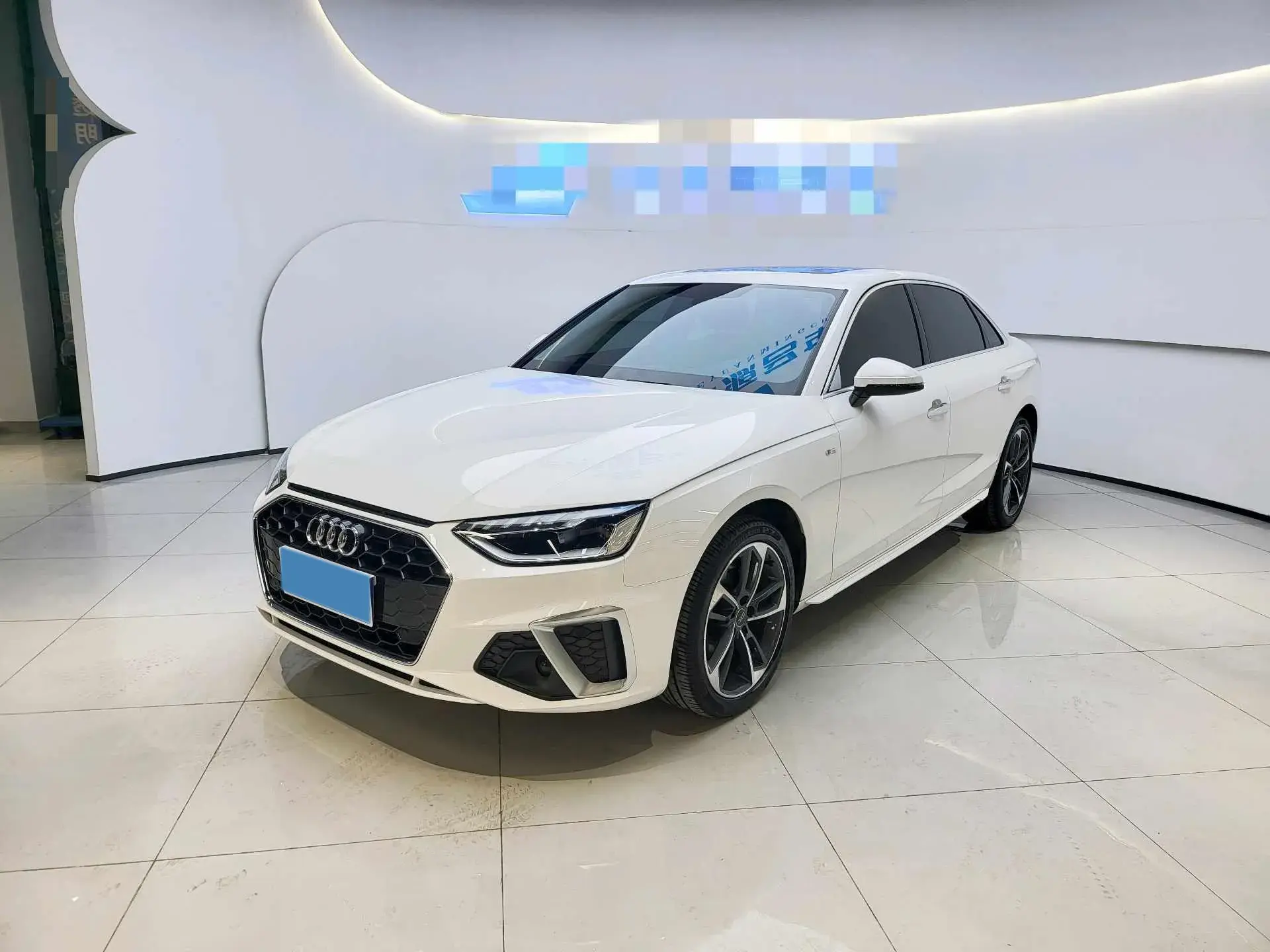 2022 AUDI A4L view 1