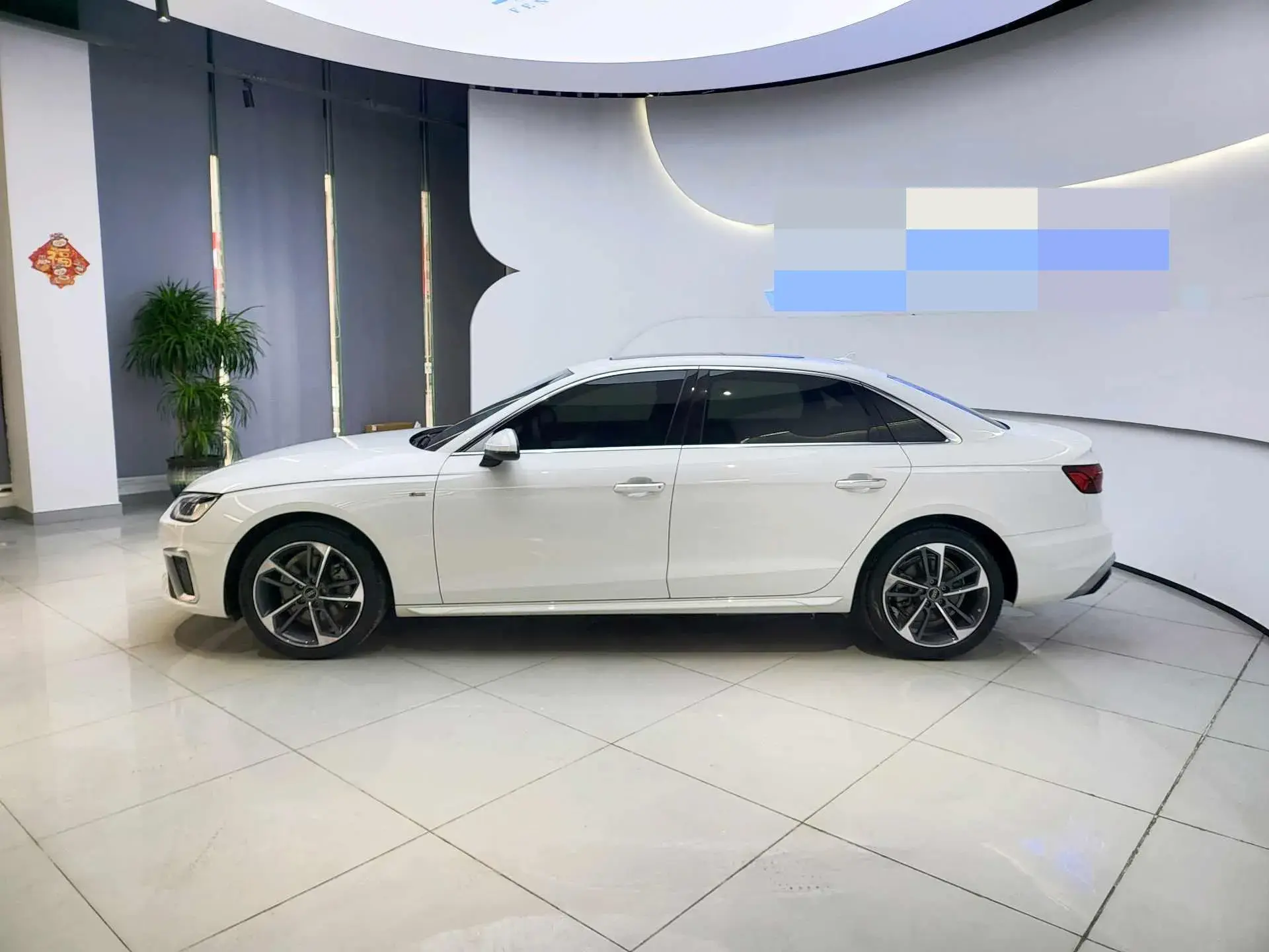 2022 AUDI A4L thumbnail 2