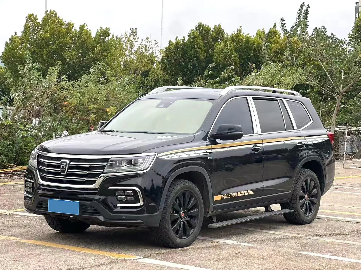 2019 ROEWE RX8 view 1
