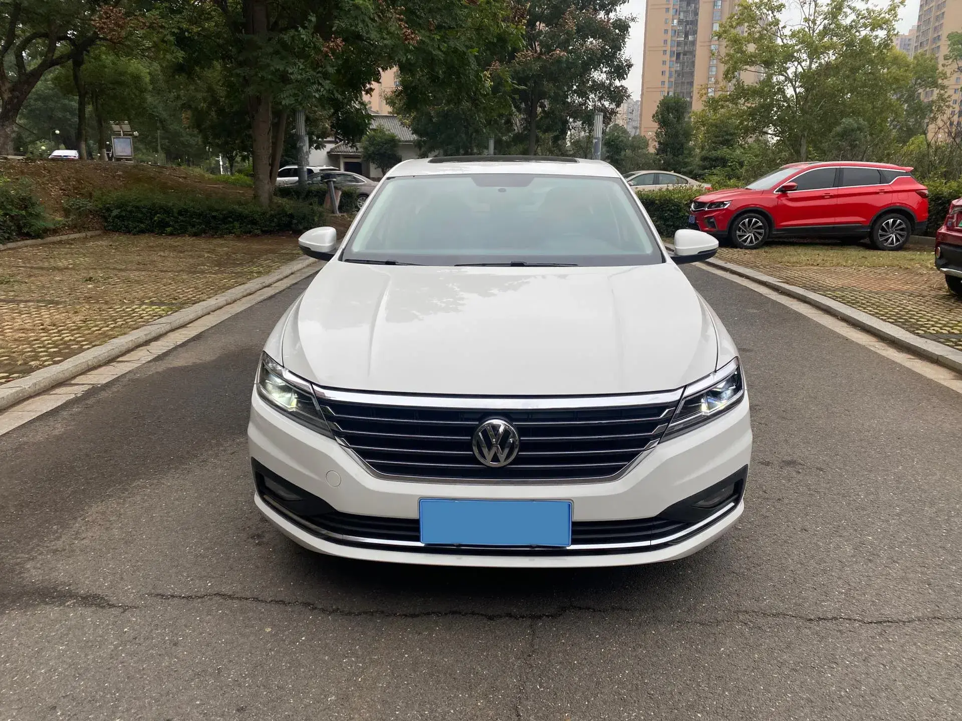 2019 VOLKSWAGEN LAVIDA thumbnail 3