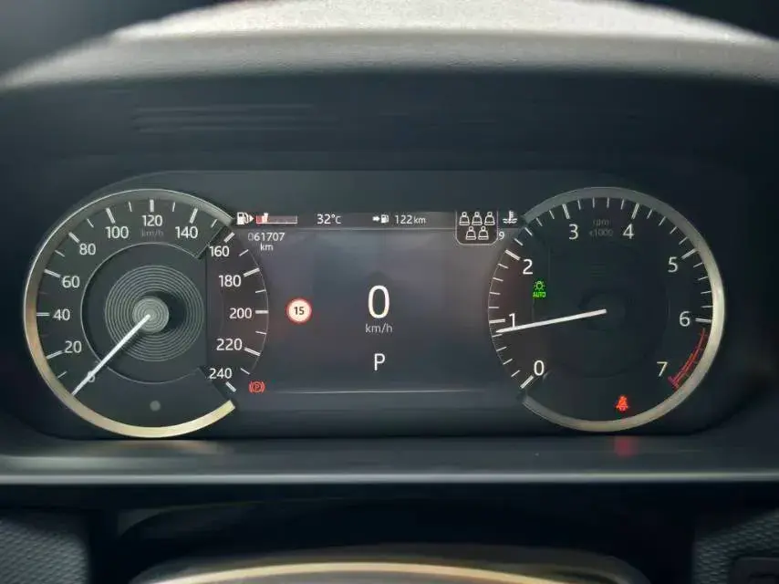 2021 LAND ROVER thumbnail 4