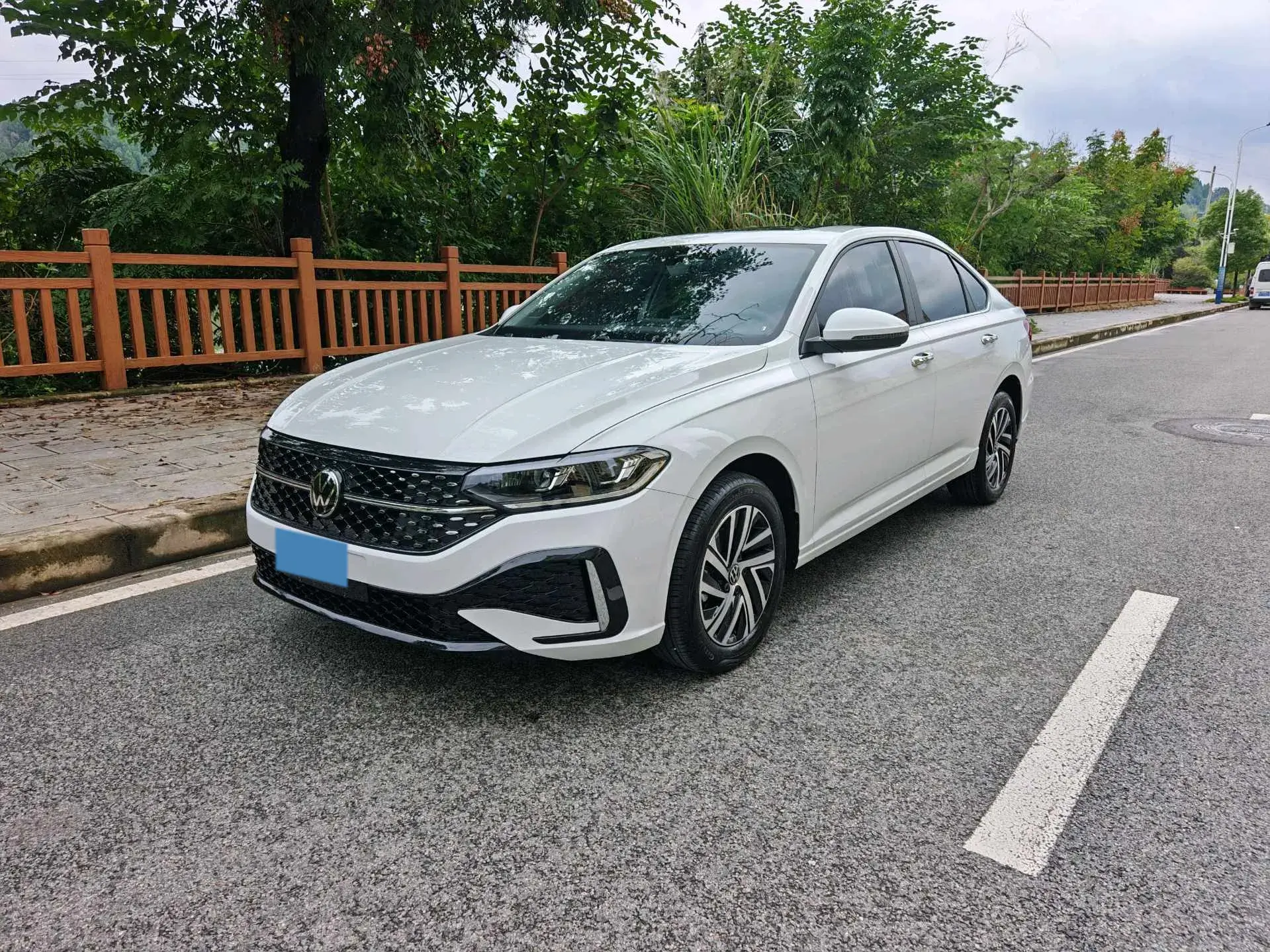 2024 VOLKSWAGEN LAVIDA view 1