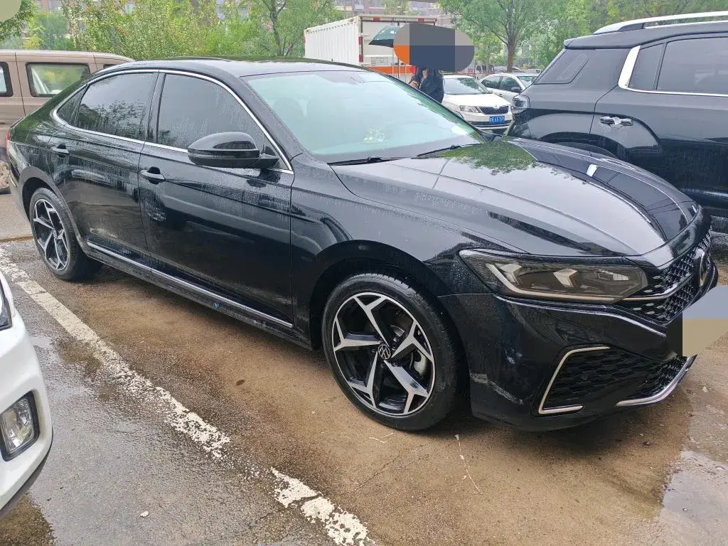 2023 VOLKSWAGEN PASSAT thumbnail 3