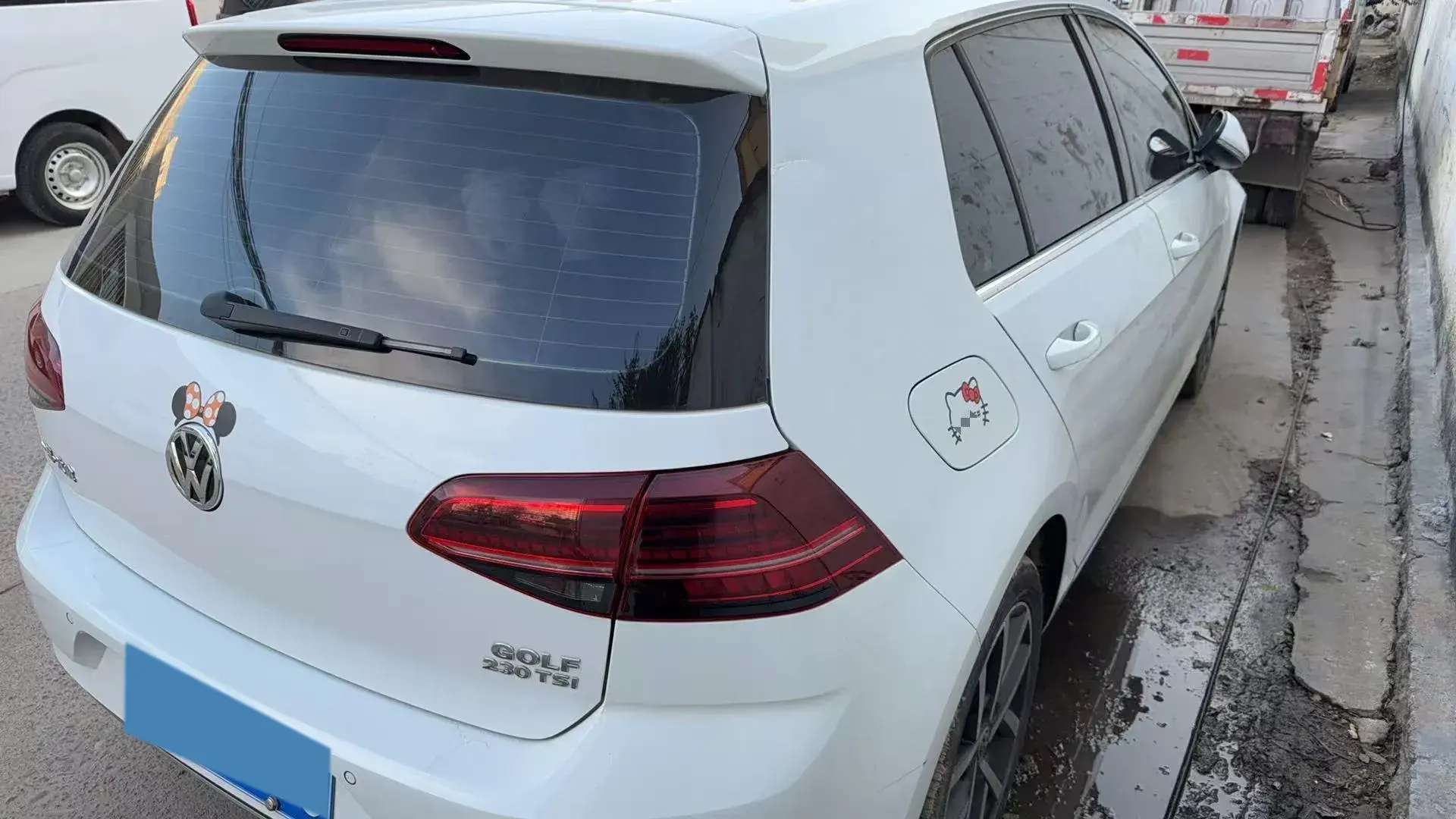 2018 VOLKSWAGEN GOLF thumbnail 3