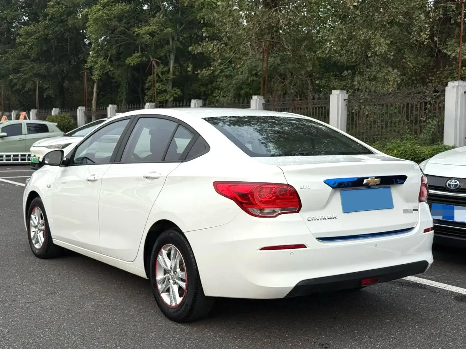 2016 CHEVROLET CAVALIER thumbnail 4