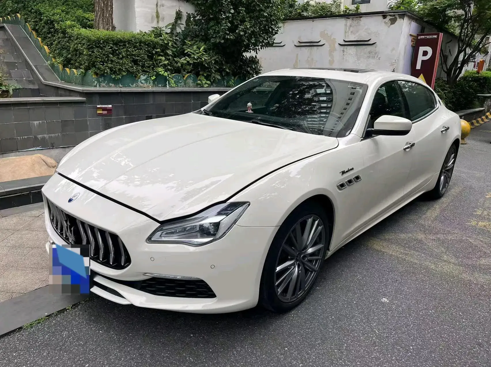 2022 MASERATI QUATTROPORTE view 1