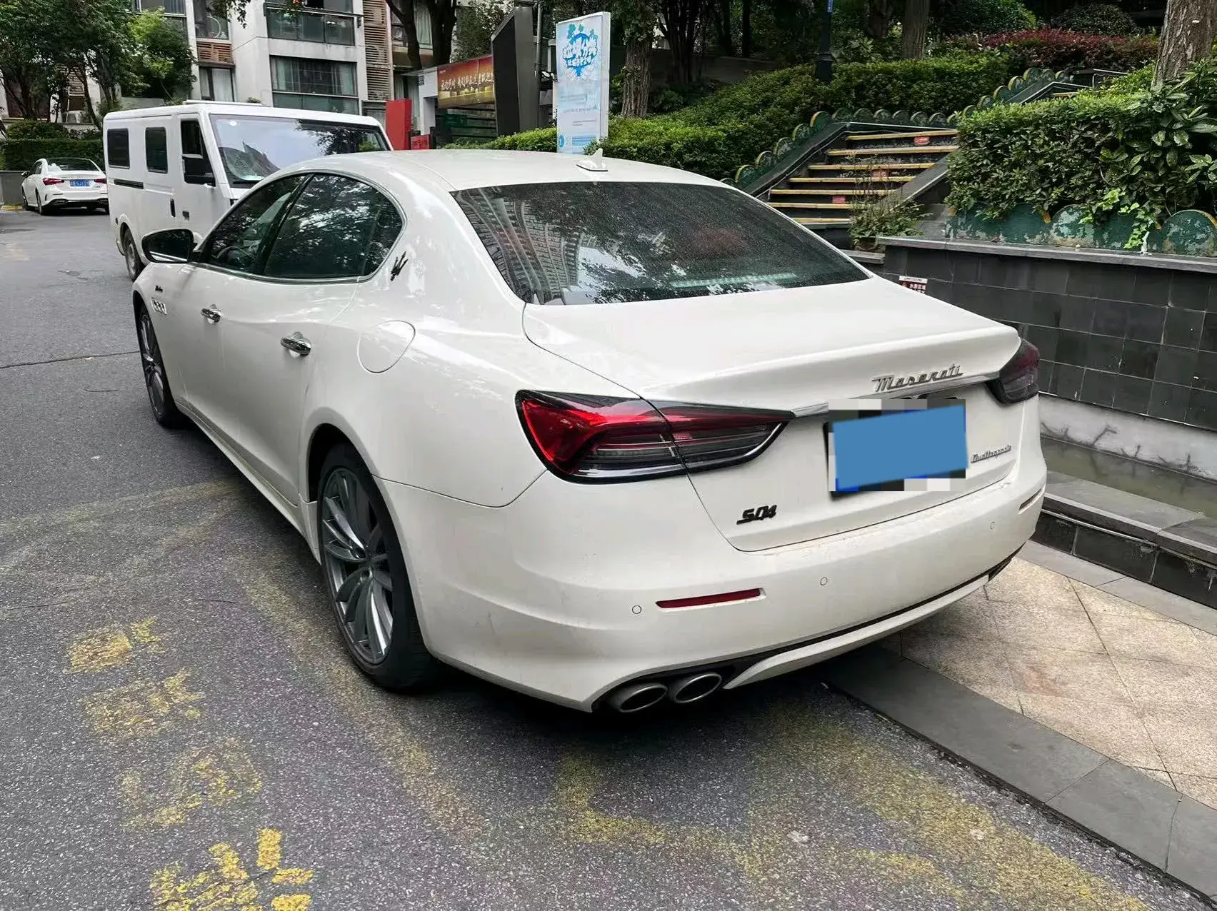 2022 MASERATI QUATTROPORTE thumbnail 2