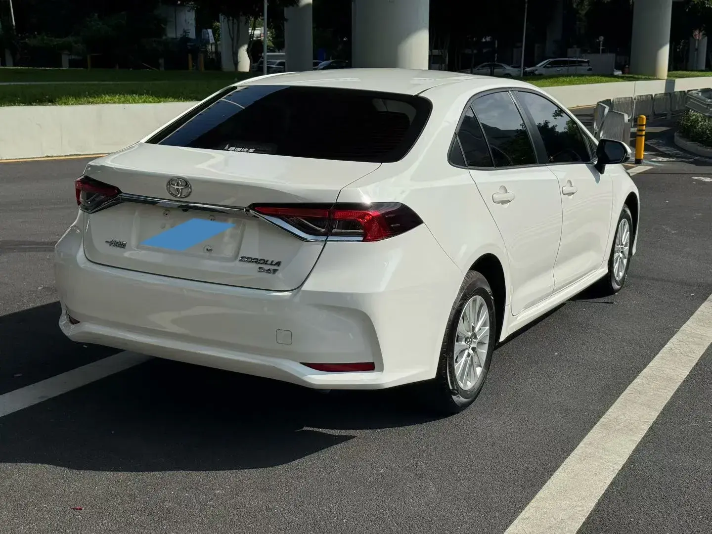 2019 TOYOTA COROLLA thumbnail 4