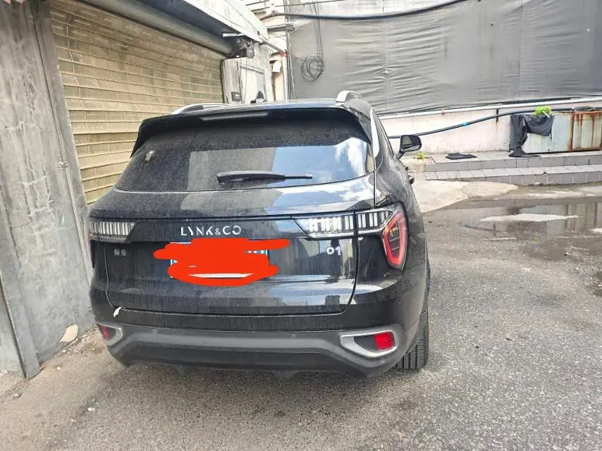 2017 LYNK&CO 01 thumbnail 4