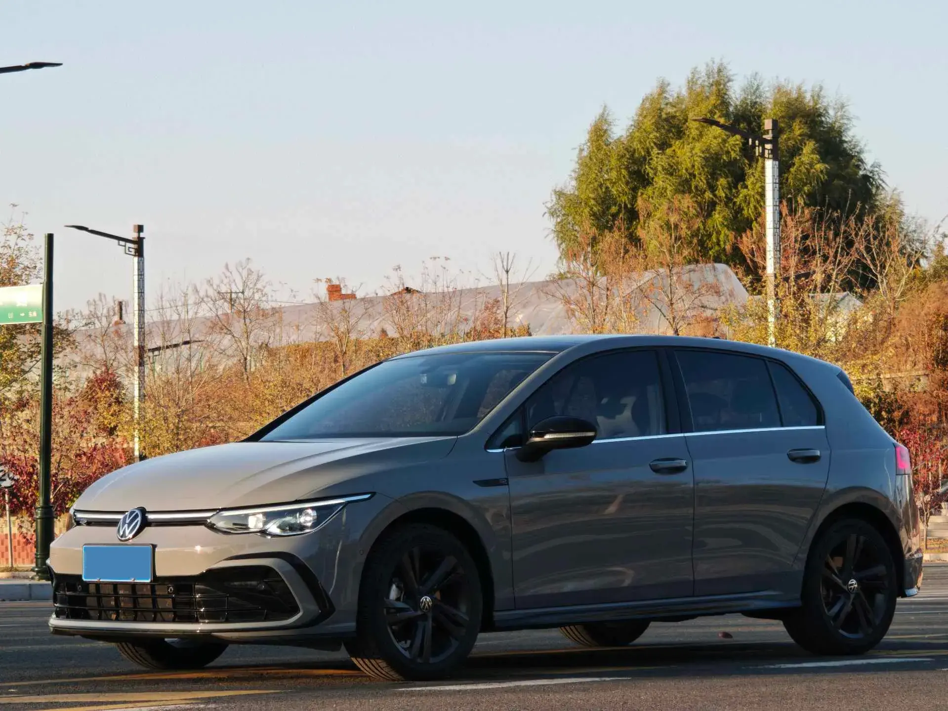 2021 VOLKSWAGEN GOLF thumbnail 2