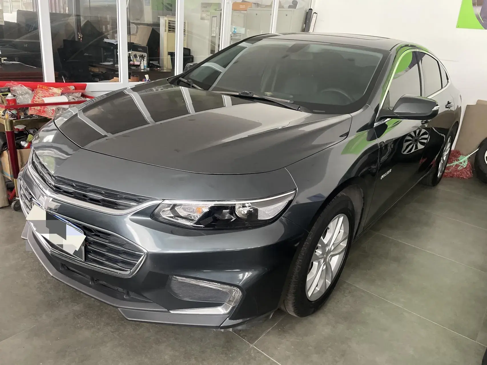 2018 CHEVROLET MALIBU view 1