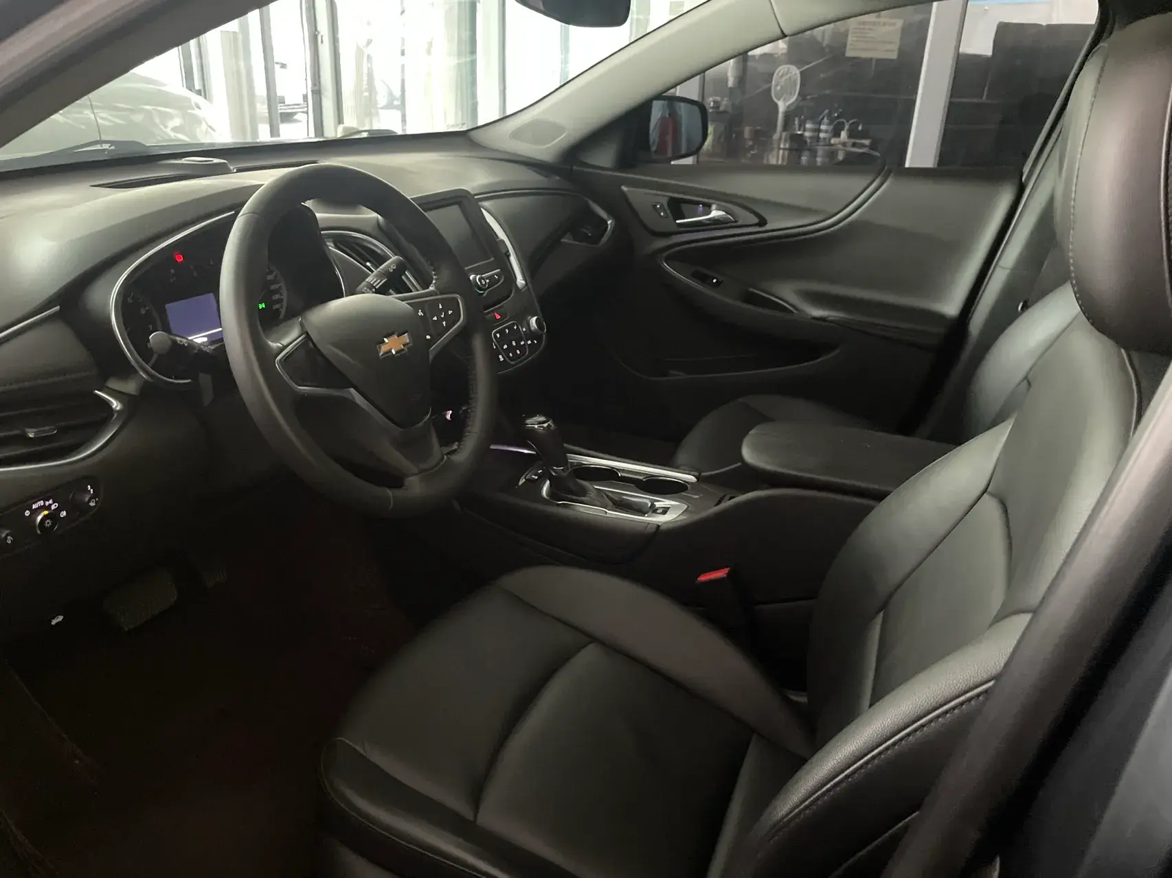 2018 CHEVROLET MALIBU thumbnail 4