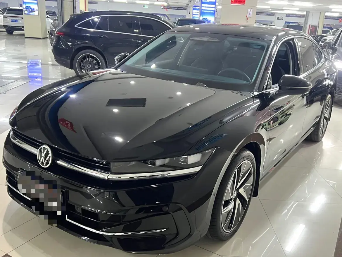 2024 VOLKSWAGEN MAGOTAN view 1