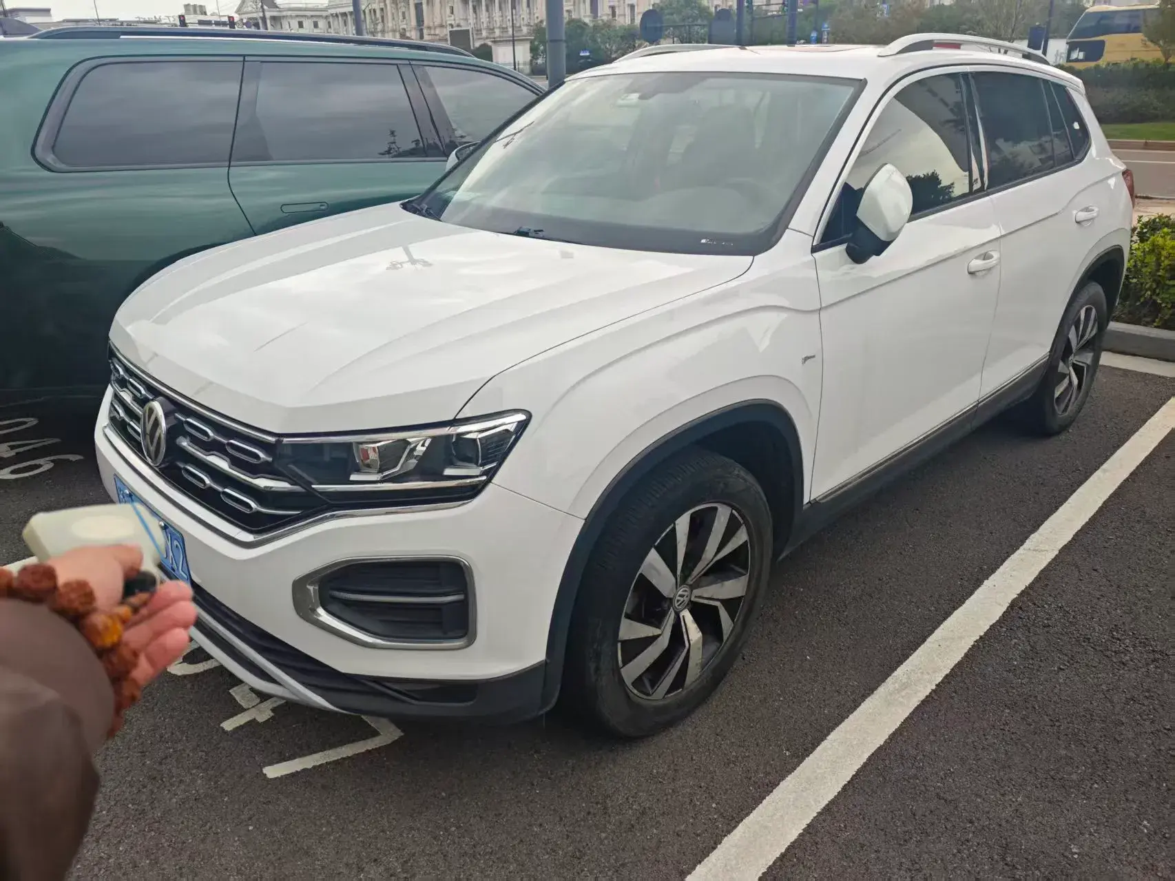 2019 VOLKSWAGEN TAYRON view 1