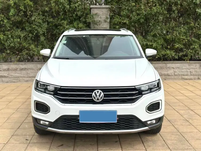 2019 VOLKSWAGEN T-ROC thumbnail 2