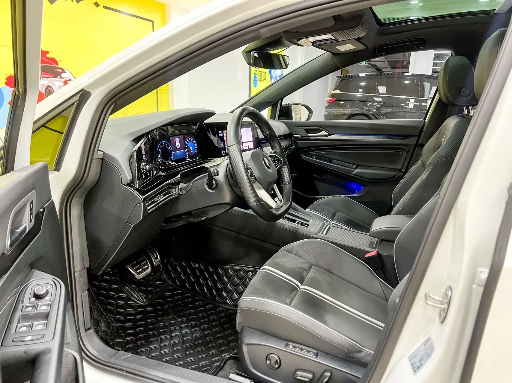 2020 VOLKSWAGEN GOLF thumbnail 4