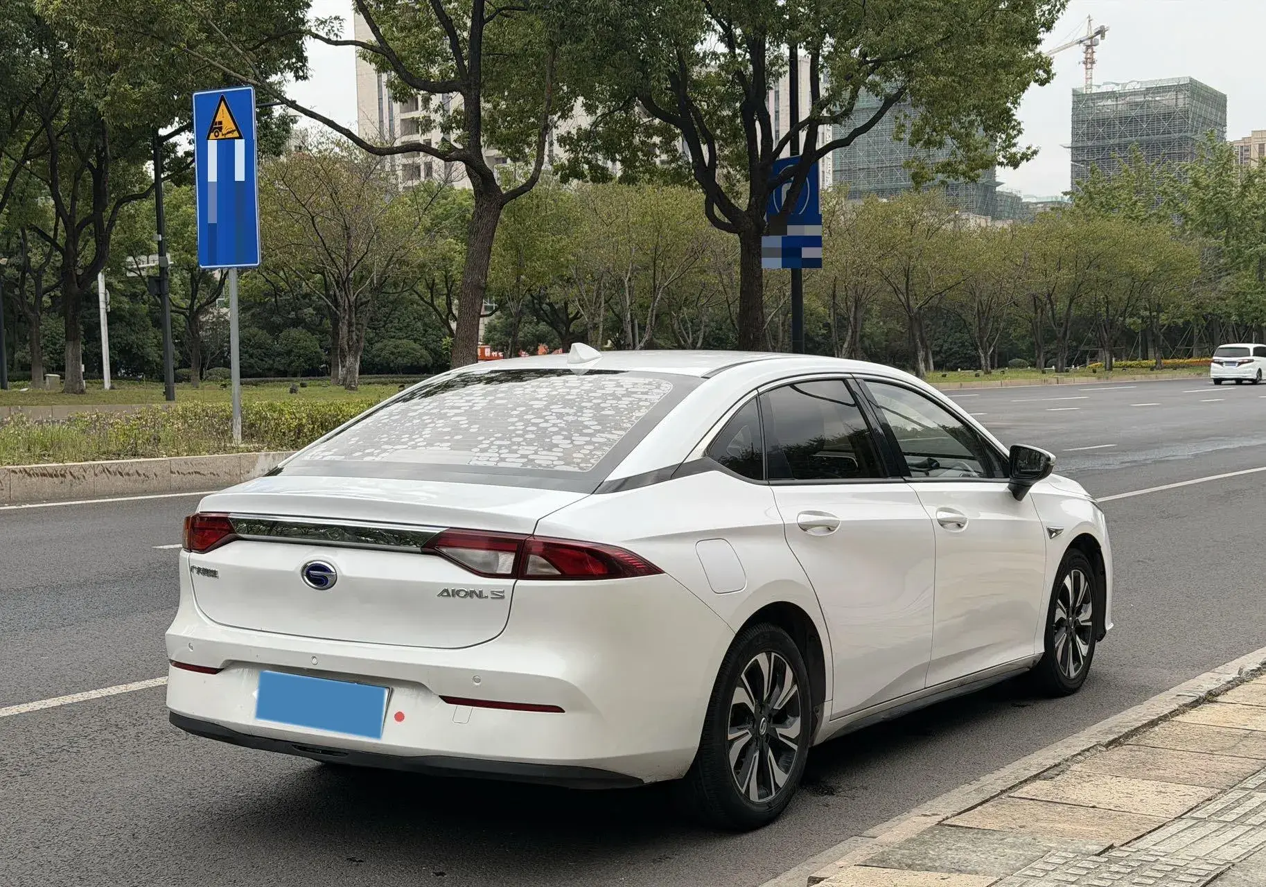 2019 AION S thumbnail 4