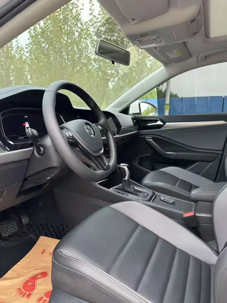 2022 VOLKSWAGEN SAGITAR thumbnail 3