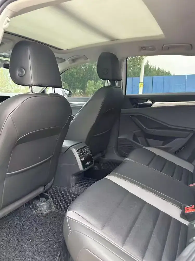 2022 VOLKSWAGEN SAGITAR thumbnail 4