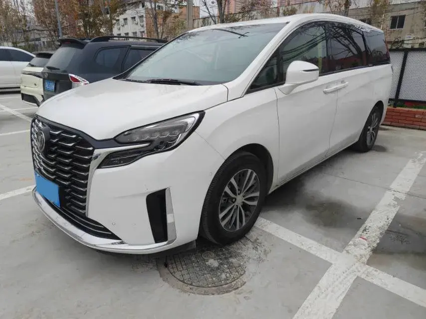 2023 BUICK GL8 view 1